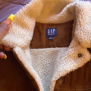 Men’s Gap Corduroy Jacket w Sherpa collar and inside